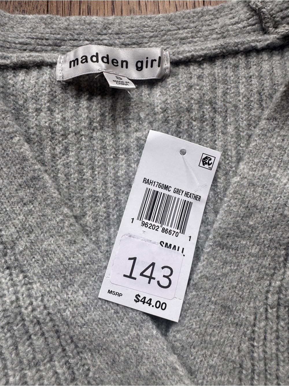 Madden Girl Light Gray Cropped Bow Detail V-Neck Cardigan - Picture 5 of 9
